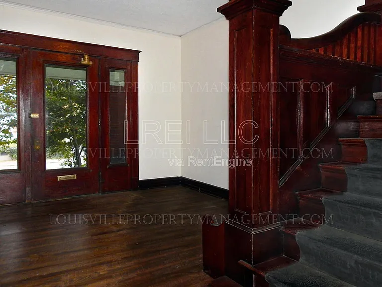 1035 Baxter Ave #3 — Photo 3