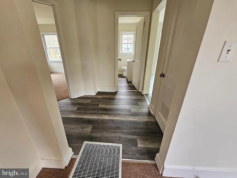 73 Upland Ave — Photo 8