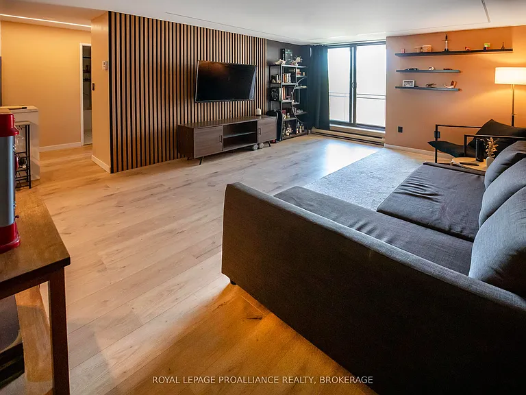 120 Barrett Ct #411 — Photo 6