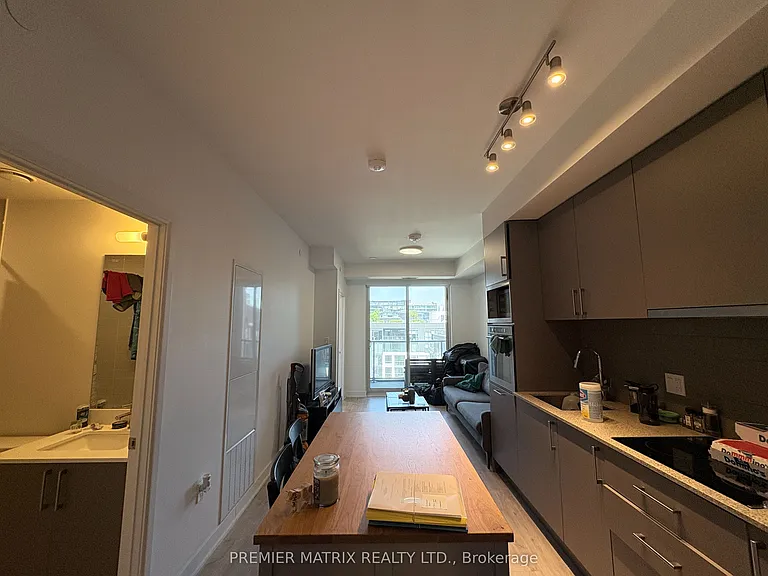 576 Front St W #1002 — Photo 6