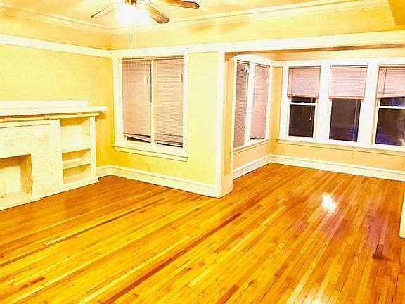 2nd image of 6452 N Greenview Ave #101