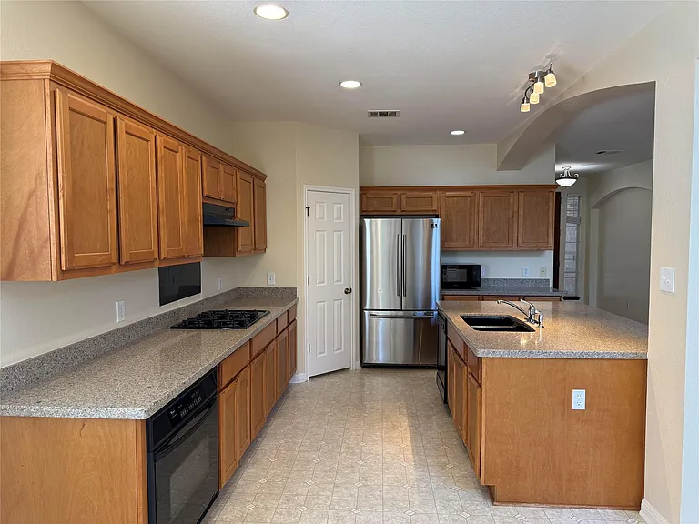 1511 Homewood Cir — Photo 4