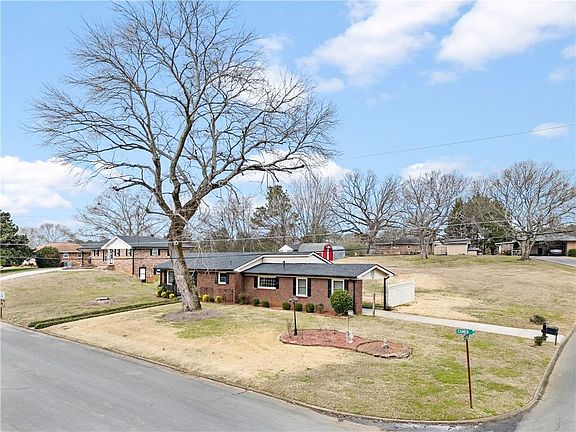 5th image of 2 Cameo Dr NW