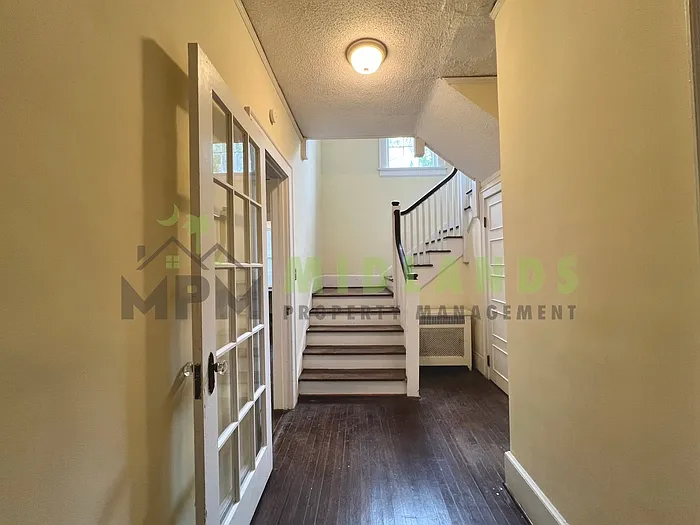 2501 Blossom St — Photo 11