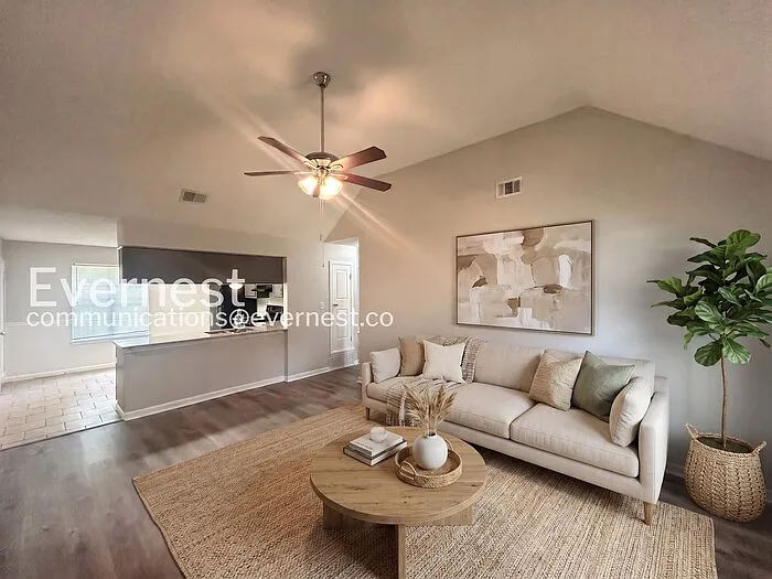 2912 Waverly Dr — Photo 4
