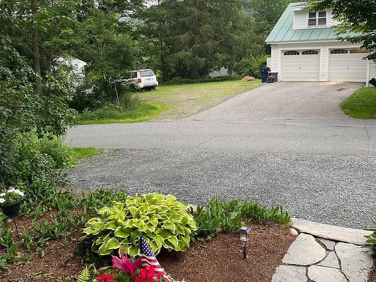 36 Happy Valley Rd — Photo 4