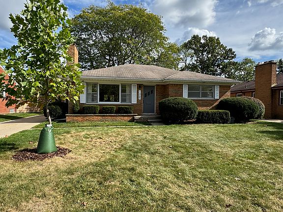 Large front and back yards