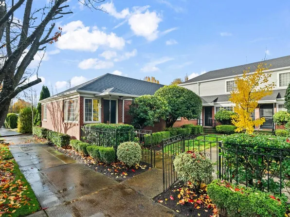 2105 NE Everett St APT 2, Portland, OR 97232