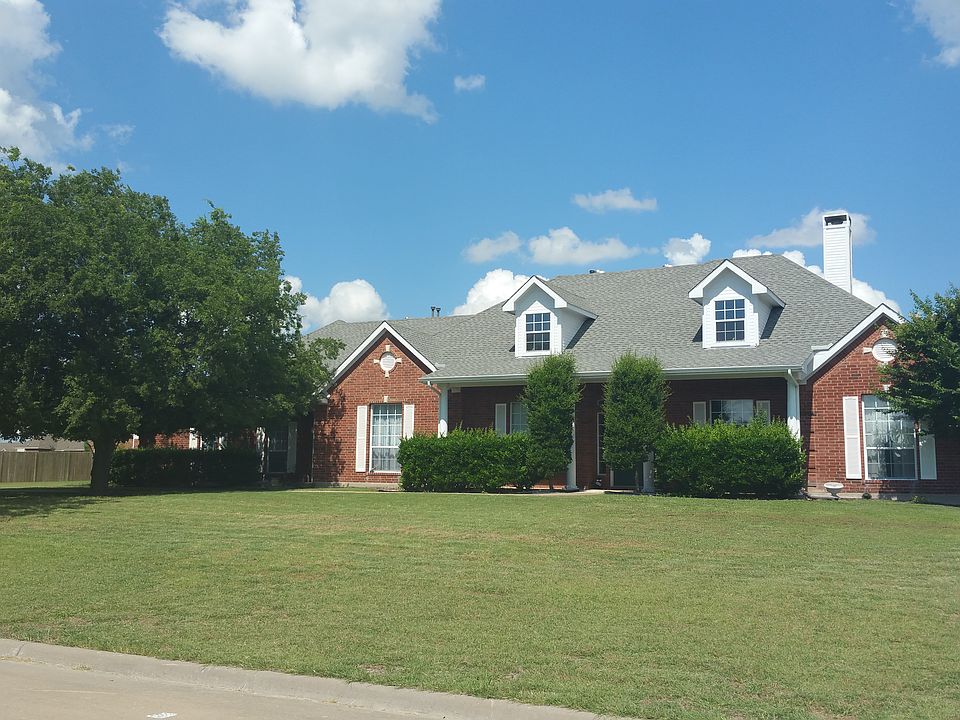 1st image of 745 Lake Vista Ln
