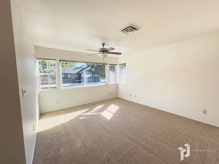 Amanda Place Apartments — Photo 39