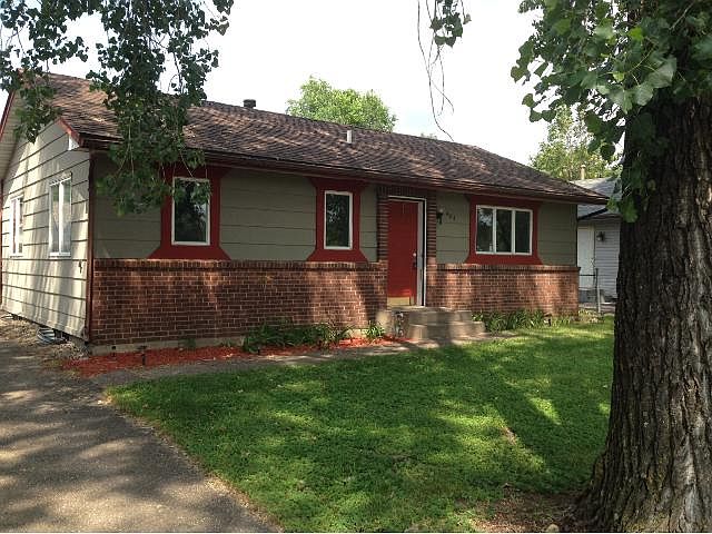 1st image of 407 Arlington Ave E