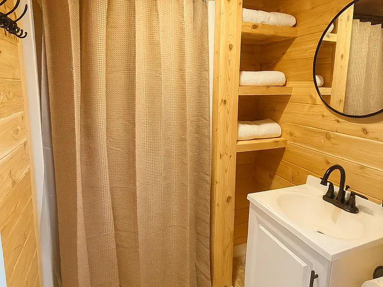 1 bed, 1.0 bath, 350 sqft, $1,300 — Photo 6