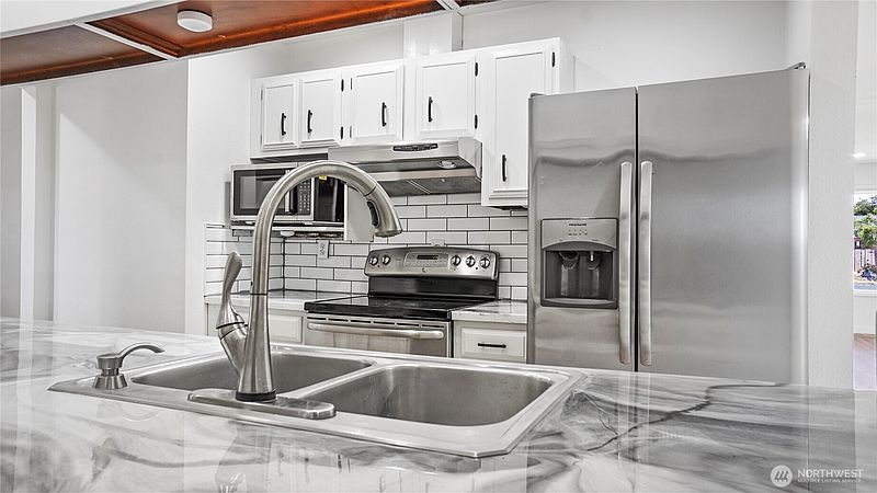 2nd image of 1200 E Ash Street