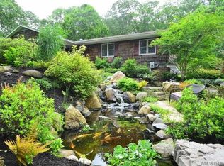 24 Twixt Hills Rd, Saint James, NY 11780