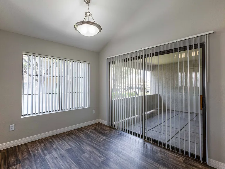 CentrePoint Apartment Homes — Photo 12
