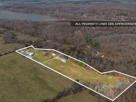 2nd image of 1095 White Oak Rd