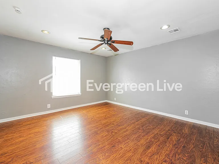 1120 Mars Rd — Photo 7