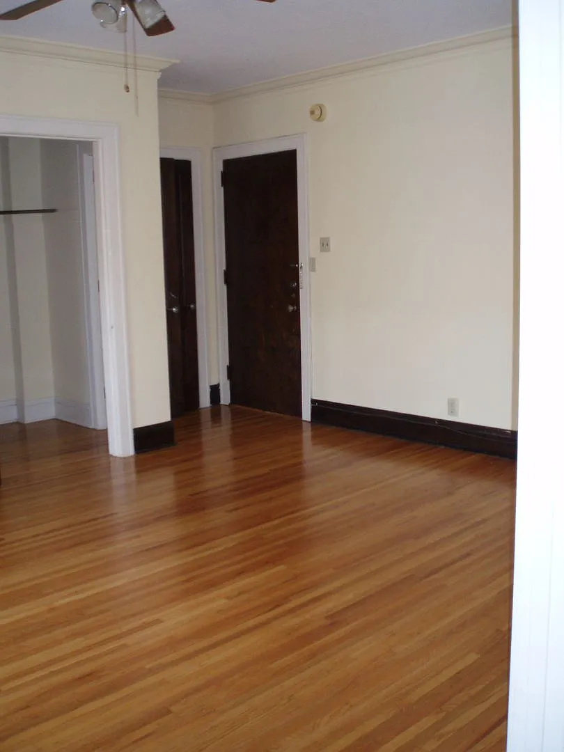 Balfour Apartments — Photo 3