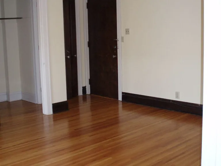 Balfour Apartments — Photo 3