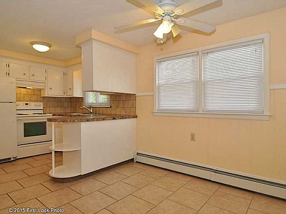 5th image of 74 Beachmont Ave