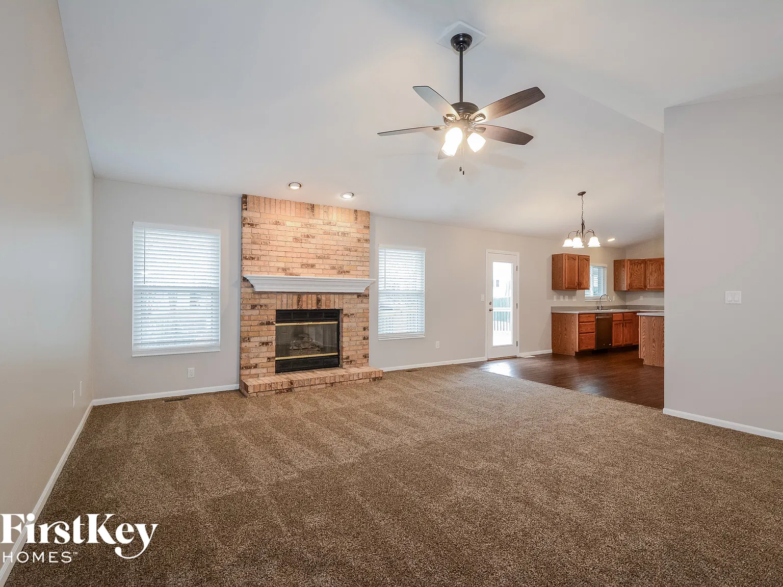 3 bed, 2.0 bath, 1488 sqft, $2,435 — Photo 4