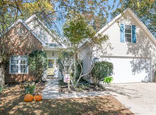 10034 Highlands Crossing Dr, Charlotte, NC 28277
