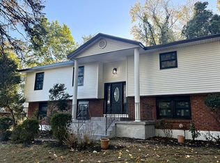 2 Chapel Ct, Orangeburg, NY 10962