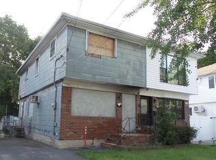 726 N Railroad Ave, Staten Island, NY 10304