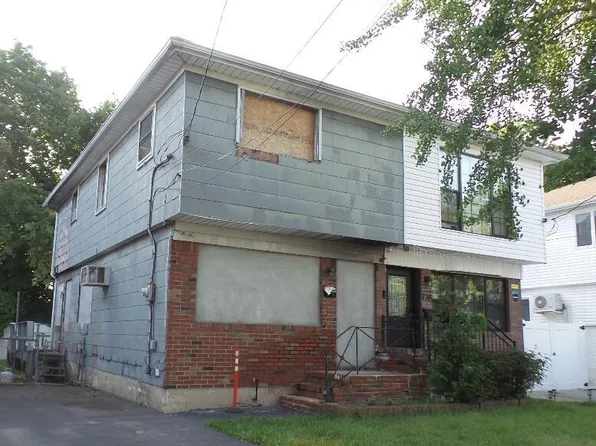 726 N Railroad Ave, Staten Island, NY 10304