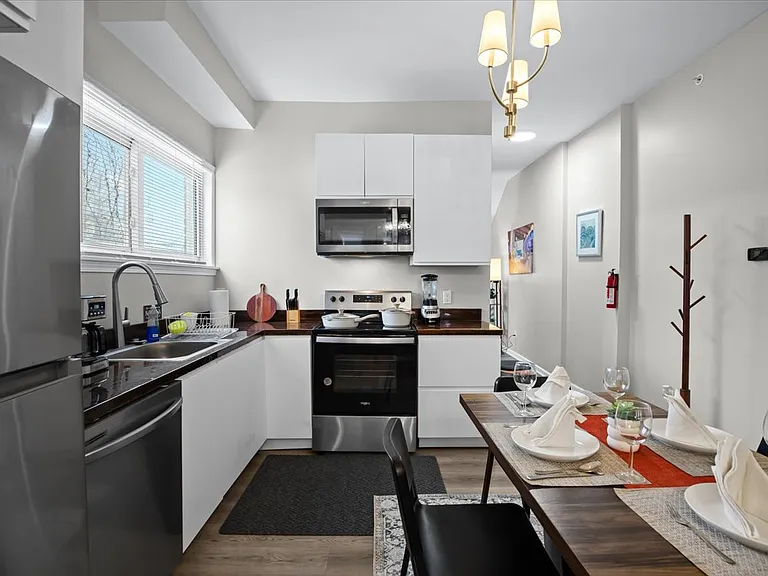 558 Marston St #1 — Photo 17