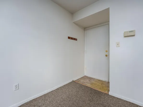 718 Garland Cir APT E, Kalamazoo, MI 49008