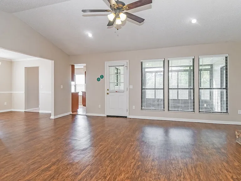 8850 Cherry Hill Dr — Photo 3