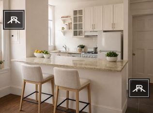 463 Park Dr APT 15, Boston, MA 02215