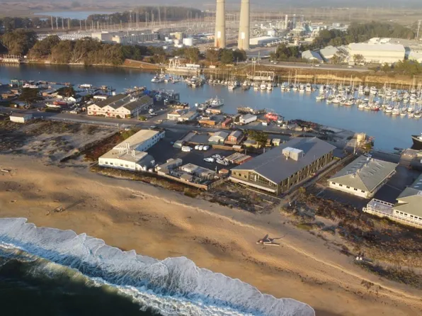 7550 Sandholdt Rd, Moss Landing, CA 95039