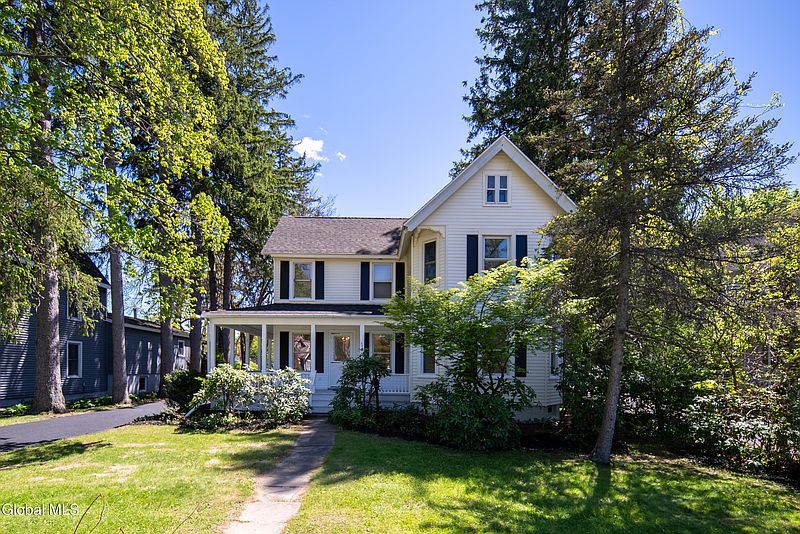 4th image of 358 Kenwood Avenue