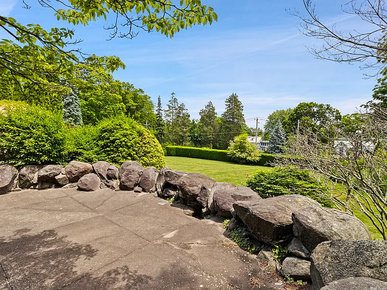 432 Field Point Rd — Photo 7
