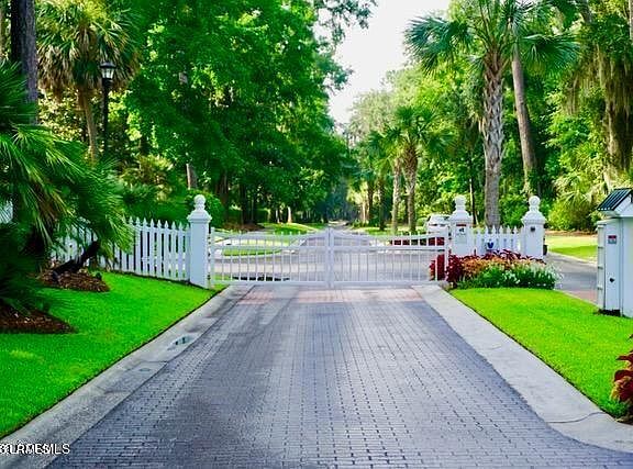 2nd image of 104 Palmetto Place