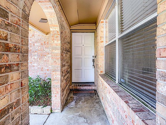 5th image of 4032 Coquina Dr