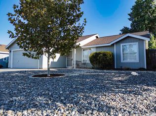 707 Shadow Ln, Fernley, NV 89408