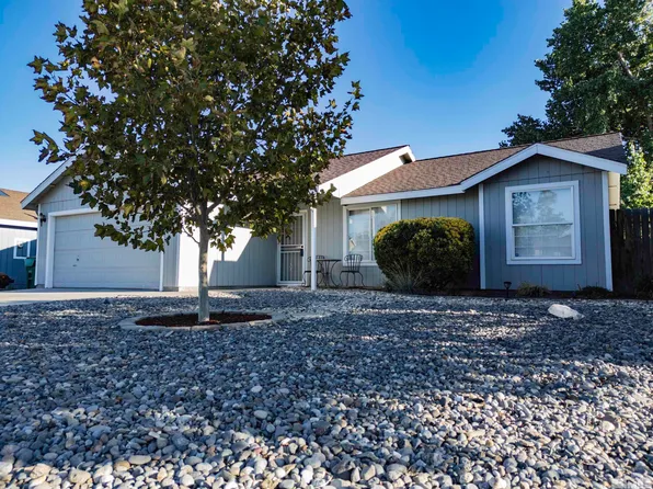 707 Shadow Ln, Fernley, NV 89408