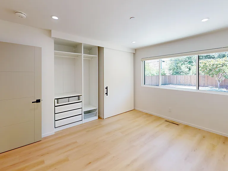 1257 Sleepy Hollow Ln — Photo 13