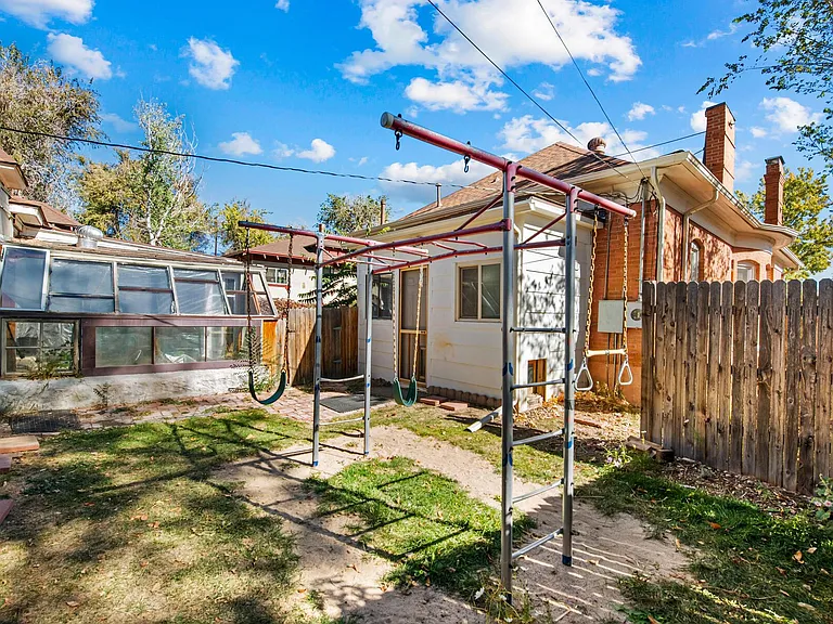 1371 Meade St — Photo 18