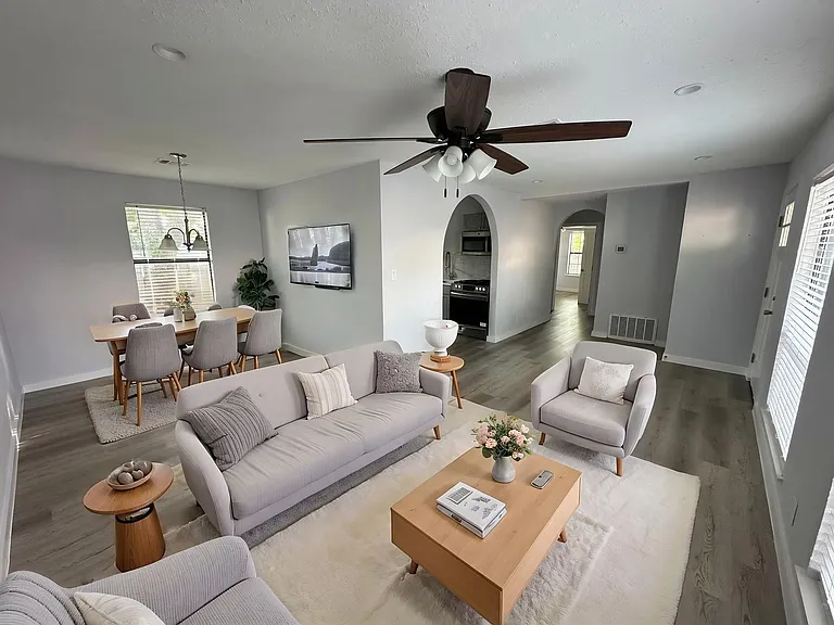 4412 Gillis Street — Photo 1