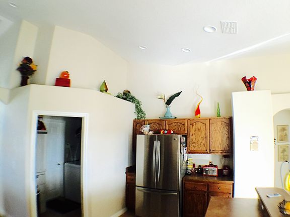 4th image of 827 Chamberlin Trl