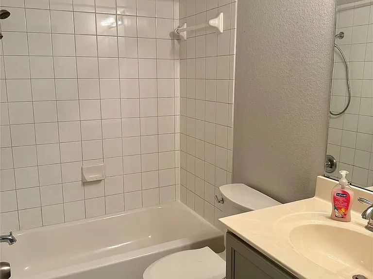 315 Nottingham Loop — Photo 13