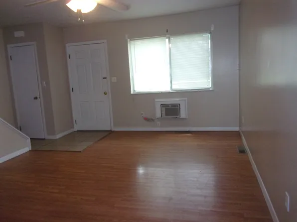 476 Laurel Dr, Kent, OH 44240