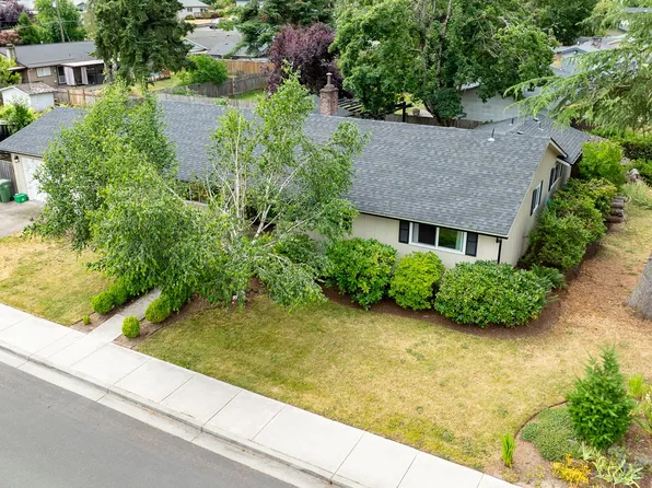 515 Fillmore Ave, Cottage Grove, OR 97424