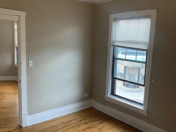 2nd image of 2409-11 S Hoyne Ave #301