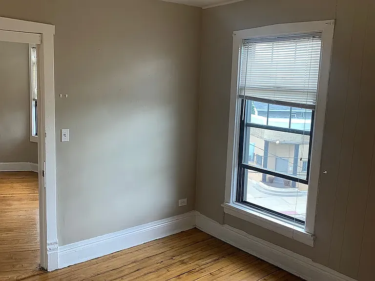 2409-11 S Hoyne Ave #301 — Photo 2