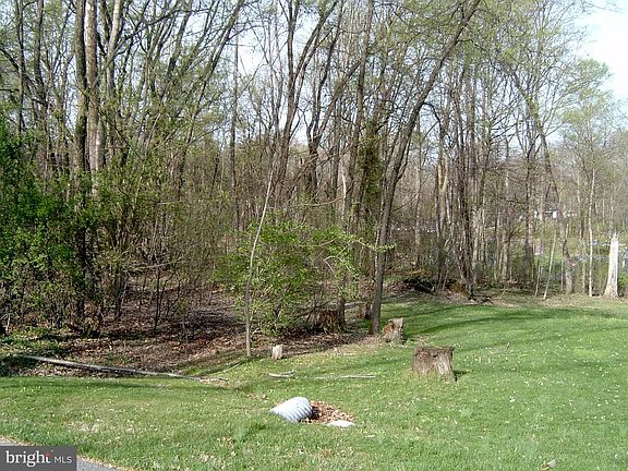 2nd image of 23 Emerald Dr